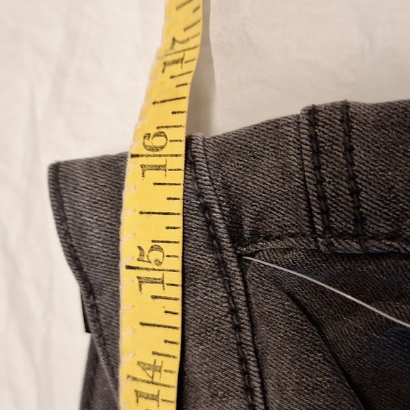 DG2 DIANE GILMAN EMBROIDERED JEANS NEW!!! - Picture 9 of 11